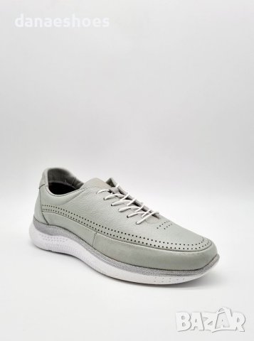 Дамски спортни обувки от естествена кожа в бледо зелено