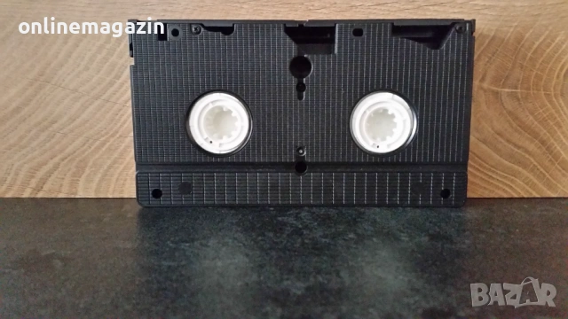 Видеокасета Кръвожадната  Маска ( ZIPPERFACE ) VHS, снимка 8 - Други жанрове - 54014961