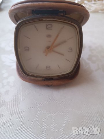 Настолен часовник UMF Ruhla 5 RUBIS , снимка 1 - Антикварни и старинни предмети - 40630789