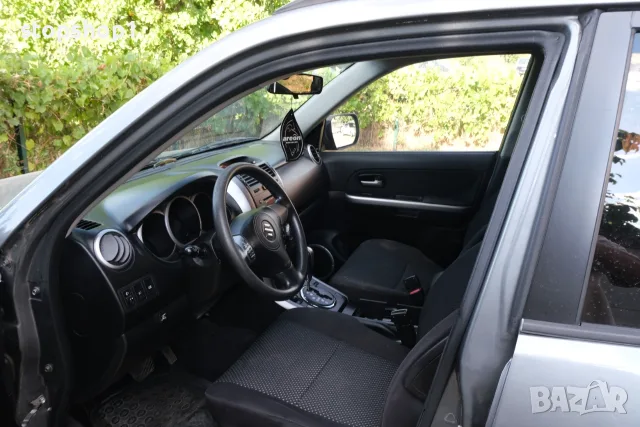 Suzuki Grand Vitara ГАЗ  2.0 бензин • Автоматик • 2006 г., снимка 8 - Автомобили и джипове - 55953624