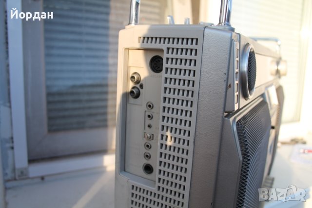 Радио касетофон ''Crown CSC 980 L'', снимка 11 - Радиокасетофони, транзистори - 44436003