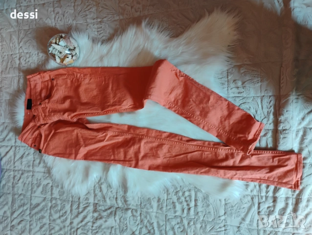 Рокличка с гол гръб