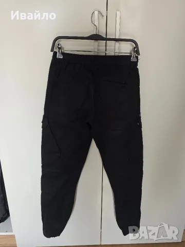 Мъжки черен карго панталон / джогър Pull&Bear, снимка 2 - Панталони - 56541690