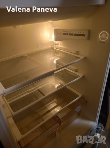 Хладилник за вграждане с камера и отделение за плодове, снимка 10 - Хладилници - 34984368