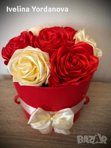 Сатенени рози 