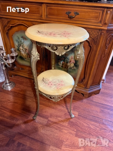 Старинна масичка