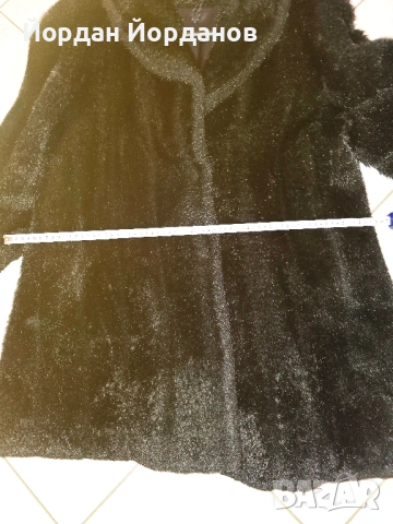 Продавам дамско черно палто от екокожа с косъм, снимка 4 - Палта, манта - 53124762