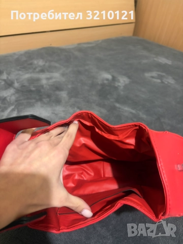 Червена дамска официална чанта , снимка 6 - Чанти - 52368299