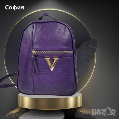 Дамска стилна раница от еко кожа с метален елемент V, снимка 1