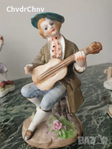 8бр малки порцеланови фигури/деца-музиканти-ученик/статуетки 12-17см, снимка 8 - Статуетки - 50289701