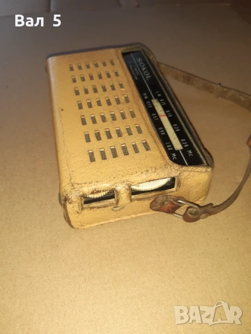 Старо радио , транзистор СОКОЛ - СССР , с калъф, снимка 6 - Антикварни и старинни предмети - 54268352