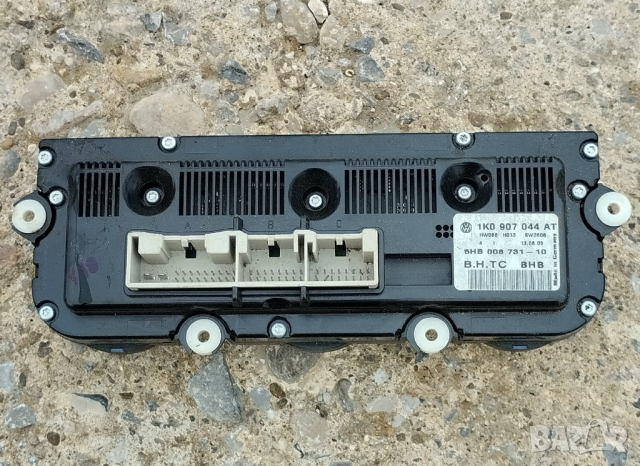 управление на климатроник VW Golf 5- 1K0907044AT, снимка 4 - Части - 44518916