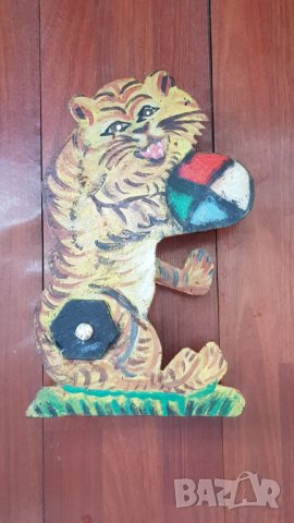 Механичен метален лъв от стрелбище