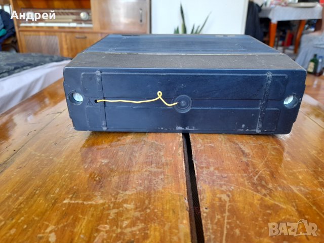 Старо радио,радиоприемник Урал Авто 2, снимка 7 - Антикварни и старинни предмети - 37607774