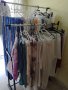 Продавам дрехи втора употреба и оборудване за магазин, снимка 3