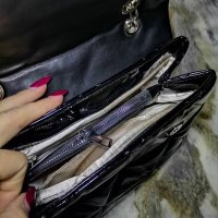Лачена чанта с дръжки, снимка 4 - Чанти - 35001667