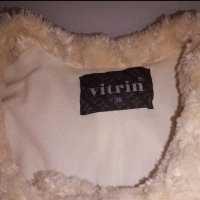 Кокетно дамско палтенце марка Vitrin в цвят екрю, снимка 2 - Палта, манта - 34154345