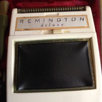 Стари самобръсначки remington-2бр, снимка 3 - Други ценни предмети - 29688364