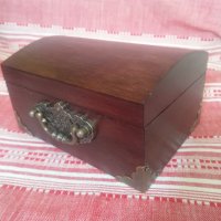 Дървена кутия, снимка 1 - Други ценни предмети - 34276313