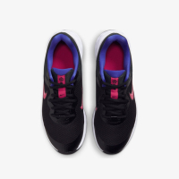 Дамски маратонки Nike Revolution 6 SE, снимка 4 - Маратонки - 44708466