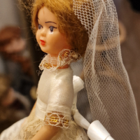 Стара колекционерска кукличка, булка за торта., снимка 6 - Колекции - 44796100