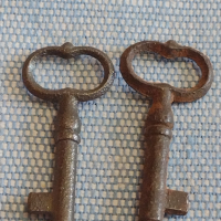 Две стари редки ключета за КОЛЕКЦИЯ ДЕКОРАЦИЯ БИТОВ КЪТ 40938, снимка 1 - Други ценни предмети - 44819765