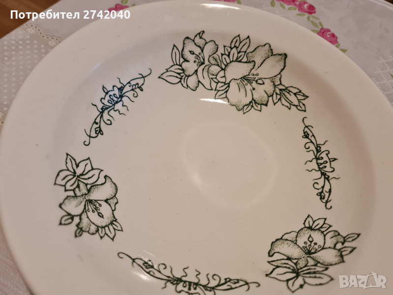 6 броя порцеланови чинии, снимка 1