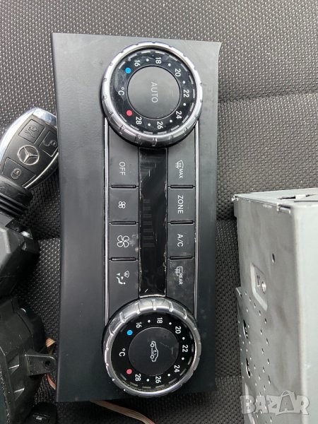 A2049003803 управление за климатичната система на мерцедес ц класа w204 и други, снимка 1