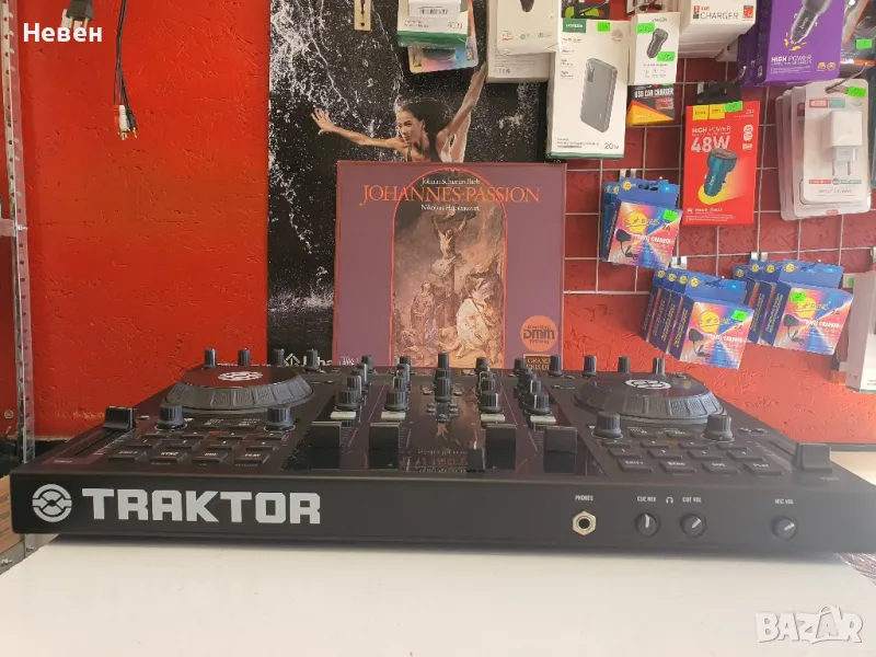 DJ TRAKTOR KONTROL S4 HW, снимка 1