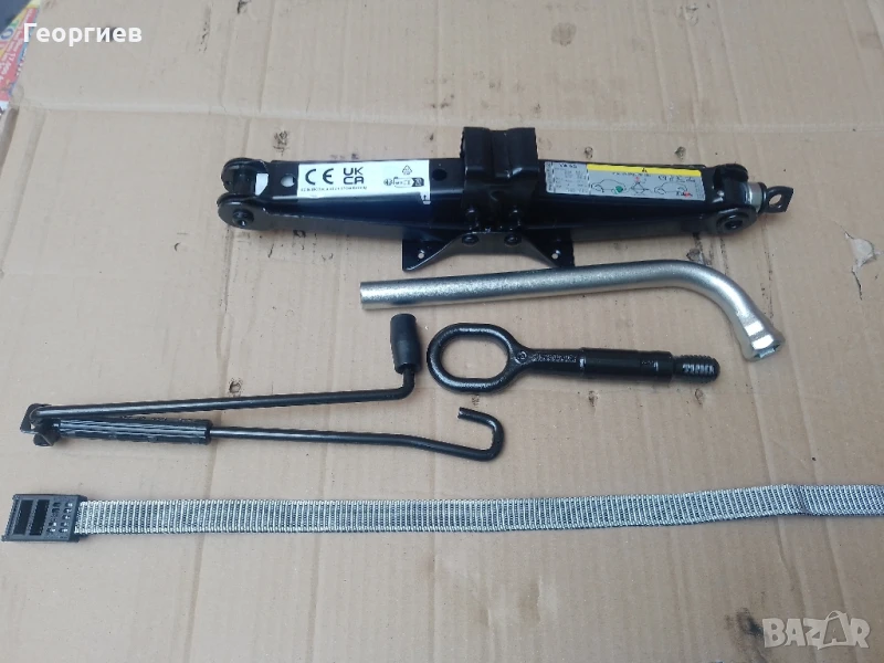 Крик кука аварийно обурудване Фолксваген Поло Голф 8 Сеат Шкода Ауди А1 А2, снимка 1