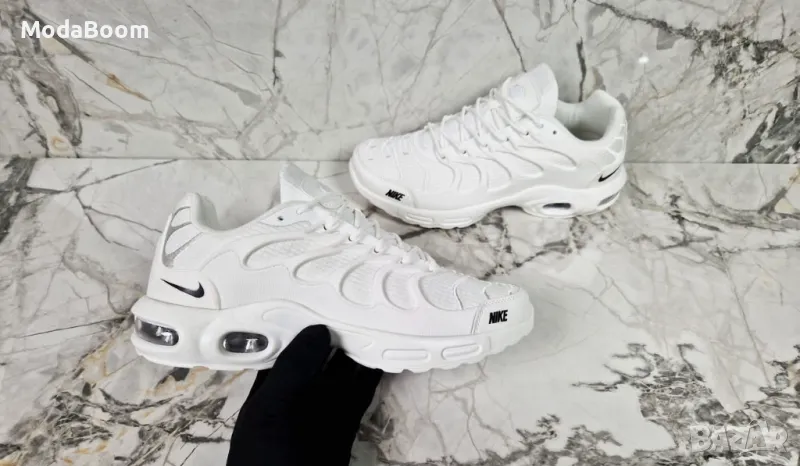 Nike бели спортни дамски маратонки , снимка 1