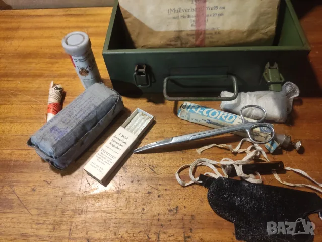 Военна метална аптечка ГДР NVA, снимка 5 - Антикварни и старинни предмети - 56330399
