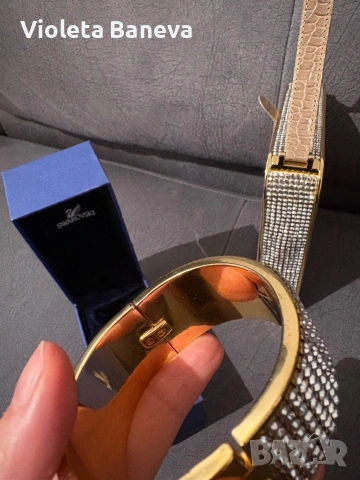 оригинален лимитиран, винтидж комплект Swarovski, включващ елегантна дамска чанта и гривна, снимка 9 - Бижутерийни комплекти - 53306797