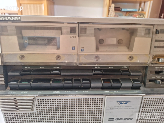 Касетофон Шарп 666 за части, снимка 2 - Радиокасетофони, транзистори - 54087041
