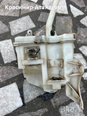 85350-0F032. Казанче течност чистачки за Тойота Версо. 2009-2018г, снимка 2 - Аксесоари и консумативи - 54130208