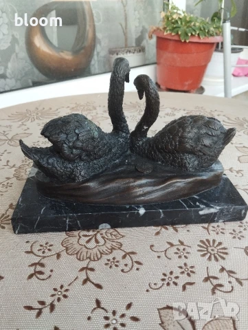 Скулптура лебеди, снимка 2 - Статуетки - 50982442