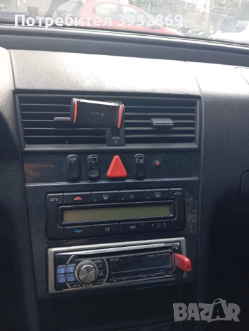 Мерцедес C180, снимка 6 - Автомобили и джипове - 52716624