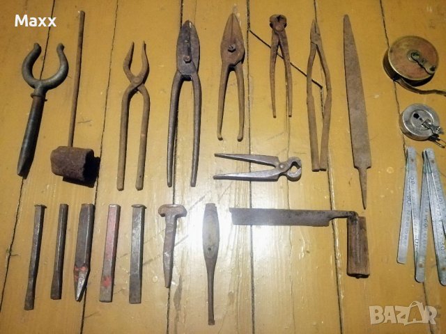 Продавам стари инструменти, кошници, свещници, битови предмети и свещници , снимка 3 - Антикварни и старинни предмети - 35815509