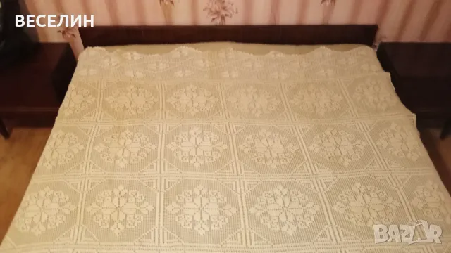 Продавам ръчно плетени покривки