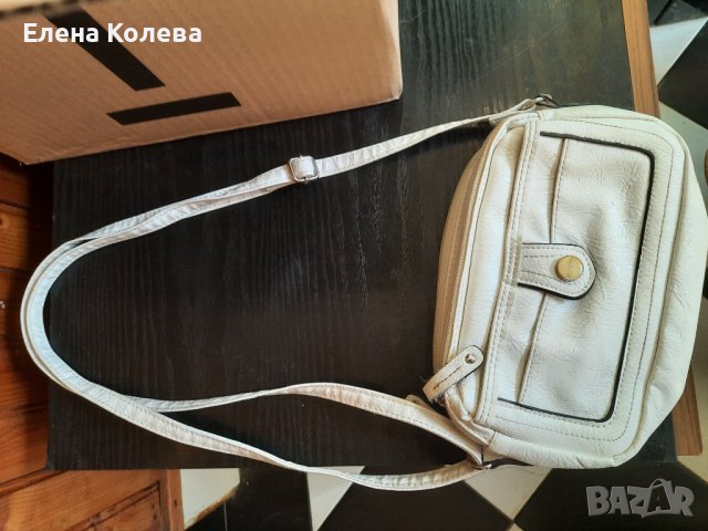Бяла кожена чанта, снимка 2 - Чанти - 42143795