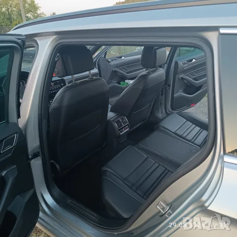 VW Passat 2.0 TDI 3 R-line 2022г., снимка 7 - Автомобили и джипове - 56414109