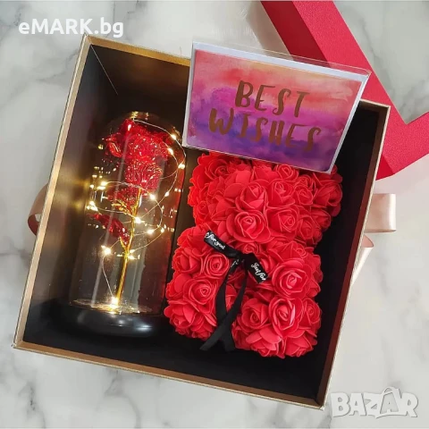 Подаръчен комплект Роза в стъклен купол със светещи LED лампички и Мече от рози, снимка 1