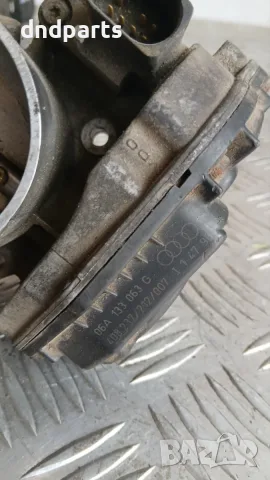 Дроселова клапа VW Golf 4 1.8T 1999 06A133063G Volkswagen Golf IV (1998-2004), снимка 3 - Части - 55983750