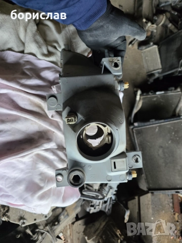 Десен фар за Форд ескорт , снимка 2 - Части - 52618885