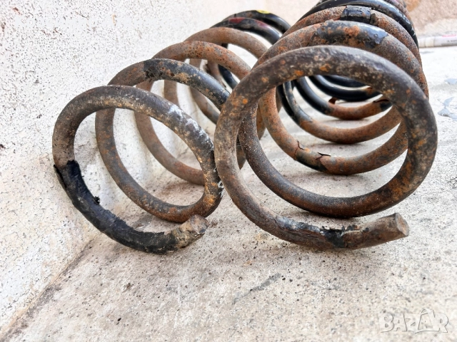 Пружина задна за Шевролет каптива 2.0 CDTI. 150кс. 2008г. 4X4, снимка 2 - Части - 51872812