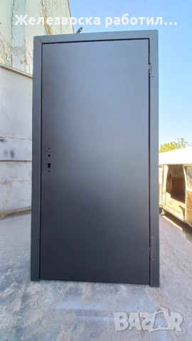 Блиндирани врати, снимка 6 - Входни врати - 53908963