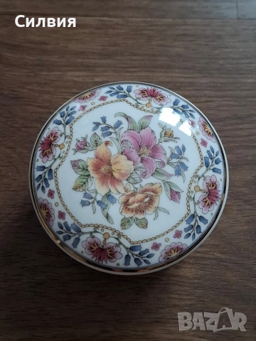 Кутийка, снимка 4 - Антикварни и старинни предмети - 53033435