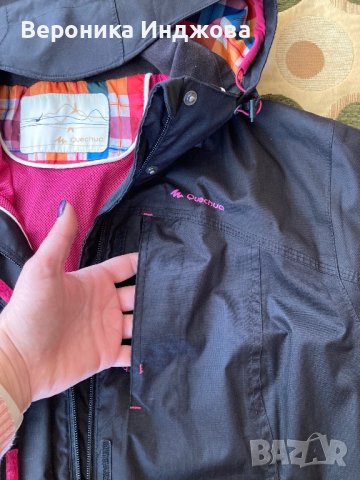 Дамско спортно яке за преходи Quechua от Декатлон, снимка 4 - Якета - 44322507