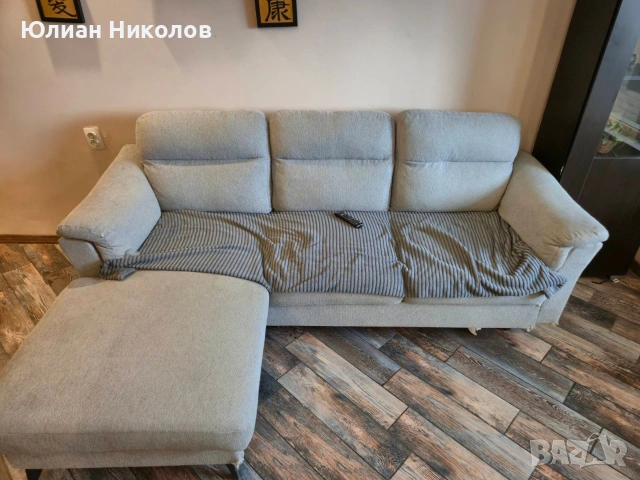 Гардероб,диван,чекмеджета,портманто!