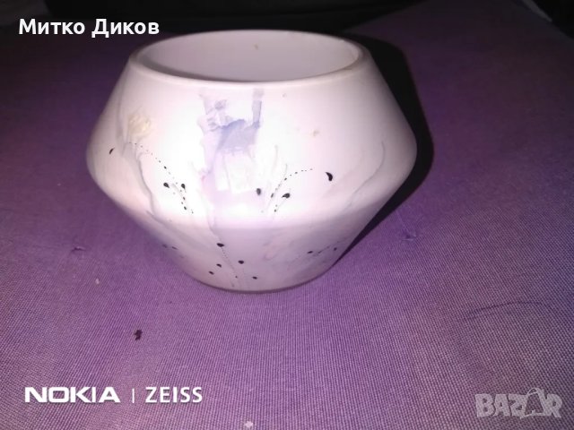 Гравирана и емайлирана стъклена ваза Н-85мм  и фи горе-83мм и долу 80мм отлична